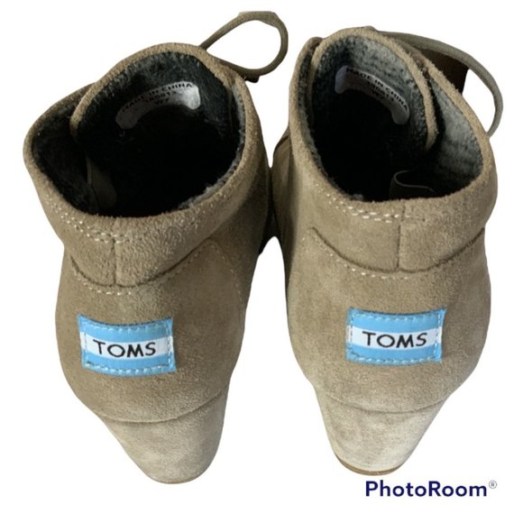 TOM’s desert taupe lace up wedge heel round toe ankle booties Size 7 - Picture 6 of 9
